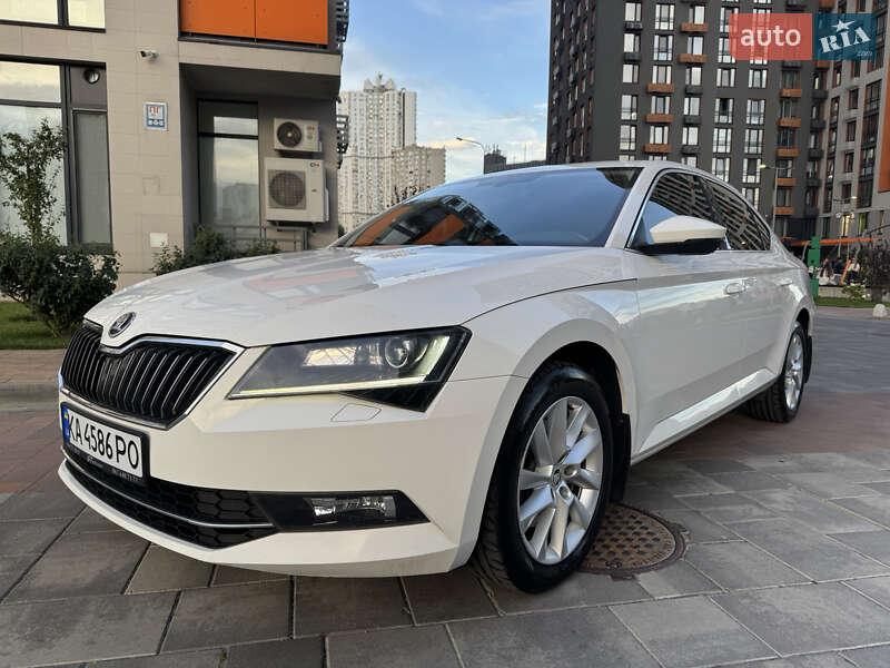 Лифтбек Skoda Superb 2018 в Киеве