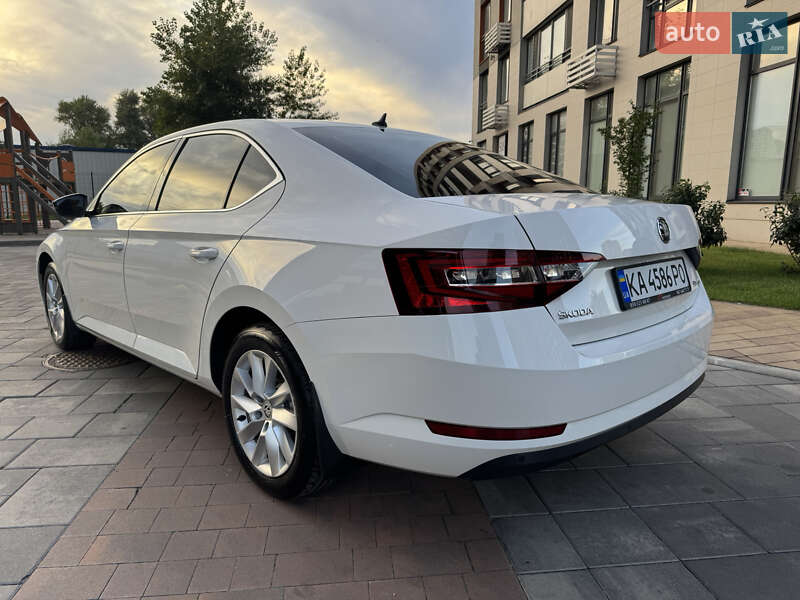 Лифтбек Skoda Superb 2018 в Киеве