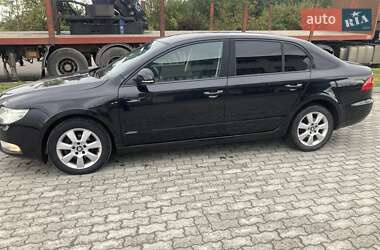 Лифтбек Skoda Superb 2011 в 