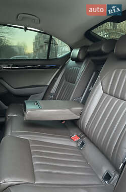 Лифтбек Skoda Superb 2015 в 