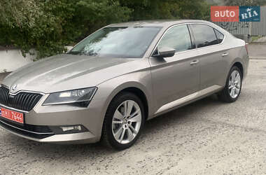 Лифтбек Skoda Superb 2017 в 