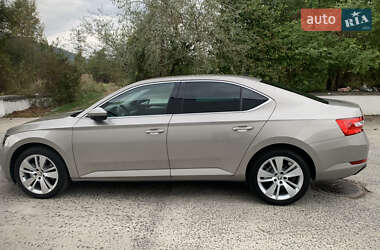 Лифтбек Skoda Superb 2017 в 