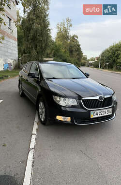 Лифтбек Skoda Superb 2012 в 