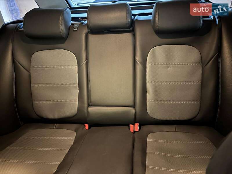 Универсал Skoda Superb 2012 в Кропивницком