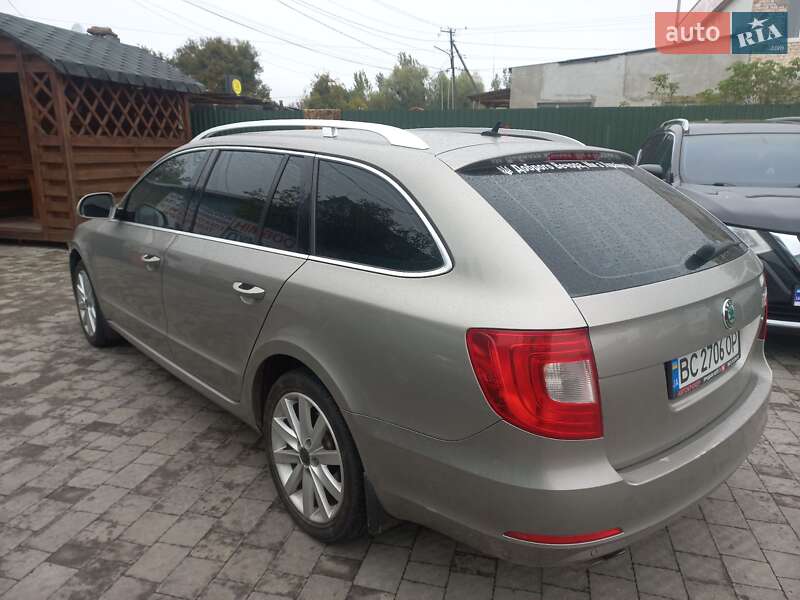 Универсал Skoda Superb 2010 в Шептицькому