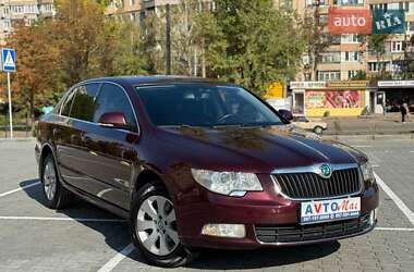 Лифтбек Skoda Superb 2012 в Кривом Роге