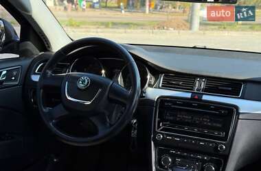 Лифтбек Skoda Superb 2012 в 