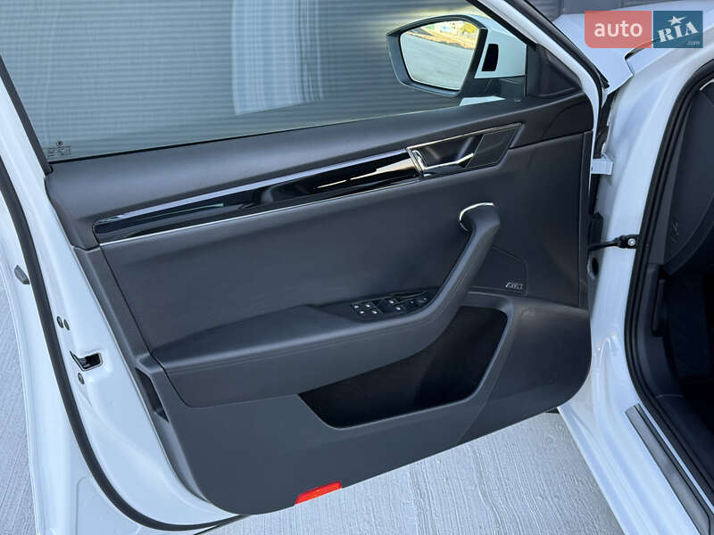Лифтбек Skoda Superb 2023 в Броварах
