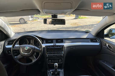 Лифтбек Skoda Superb 2010 в 