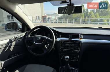 Лифтбек Skoda Superb 2012 в 