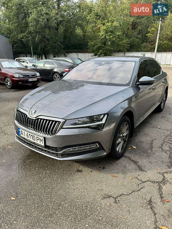 Лифтбек Skoda Superb 2023 в 