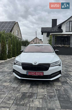 Универсал Skoda Superb 2021 в 