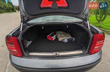 Лифтбек Skoda Superb 2005 в 
