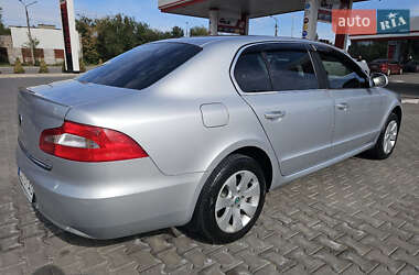 Лифтбек Skoda Superb 2011 в 