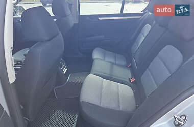 Лифтбек Skoda Superb 2011 в 