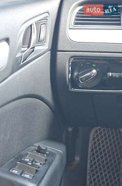 Лифтбек Skoda Superb 2011 в 