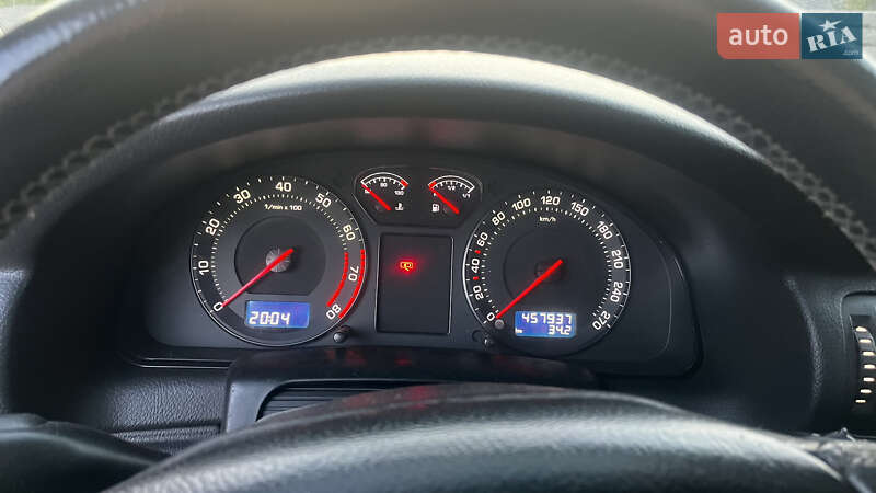 Лифтбек Skoda Superb 2005 в Казатине