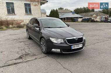 Лифтбек Skoda Superb 2011 в 