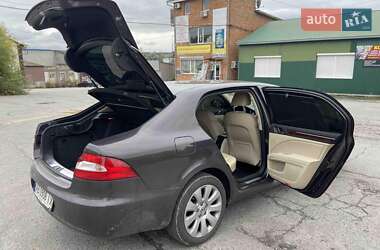 Лифтбек Skoda Superb 2011 в 