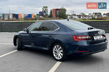 Лифтбек Skoda Superb 2017 в 