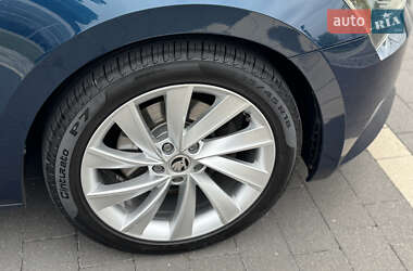 Лифтбек Skoda Superb 2017 в 