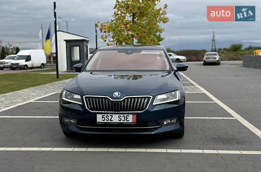 Лифтбек Skoda Superb 2017 в 