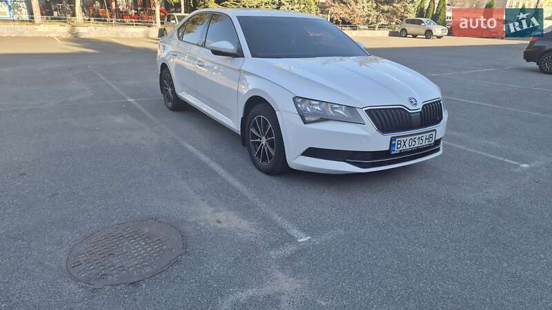 Лифтбек Skoda Superb 2015 в Киеве фото 5 Лифтбек Skoda Superb 2015 в Киеве