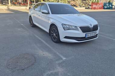 Лифтбек Skoda Superb 2015 в 