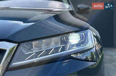 Лифтбек Skoda Superb 2019 в 