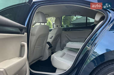Лифтбек Skoda Superb 2019 в 