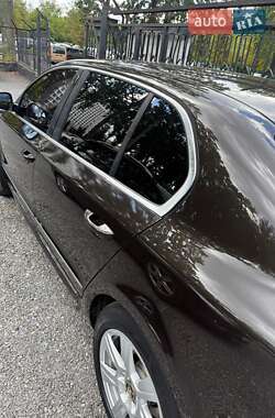 Лифтбек Skoda Superb 2012 в 