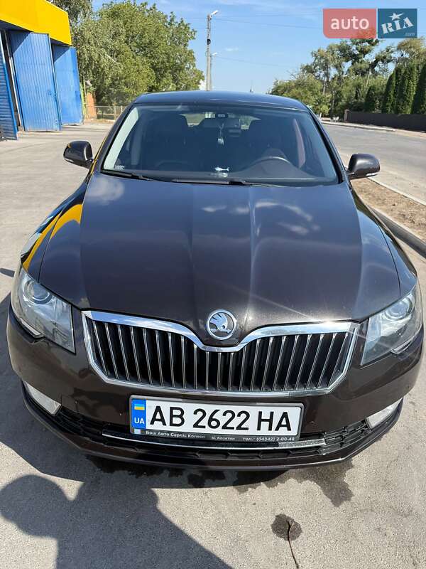Лифтбек Skoda Superb 2012 в 