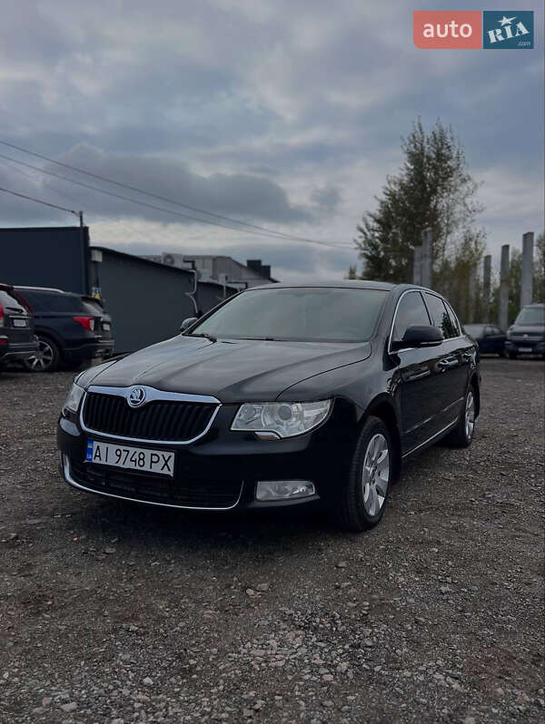 Лифтбек Skoda Superb 2013 в 