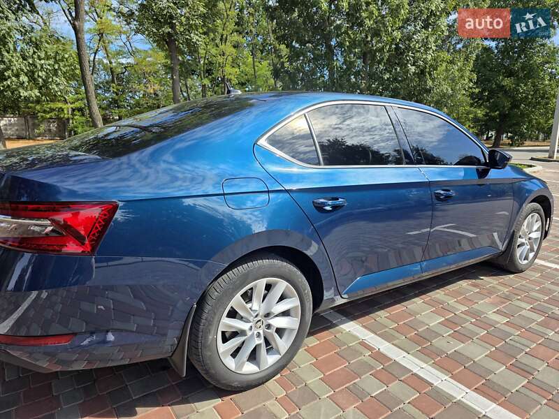Лифтбек Skoda Superb 2021 в Кропивницком