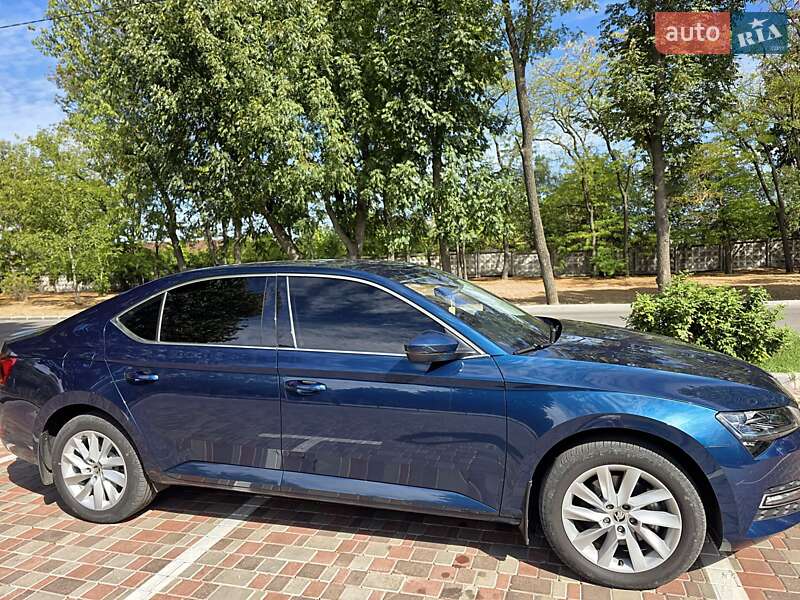Лифтбек Skoda Superb 2021 в Кропивницком