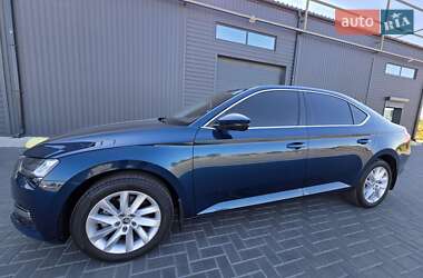 Лифтбек Skoda Superb 2021 в 