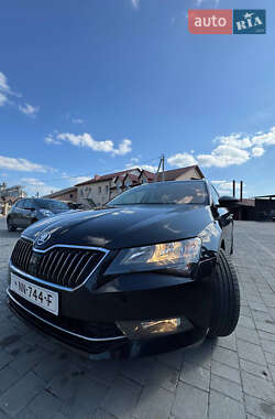 Універсал Skoda Superb 2016 в 