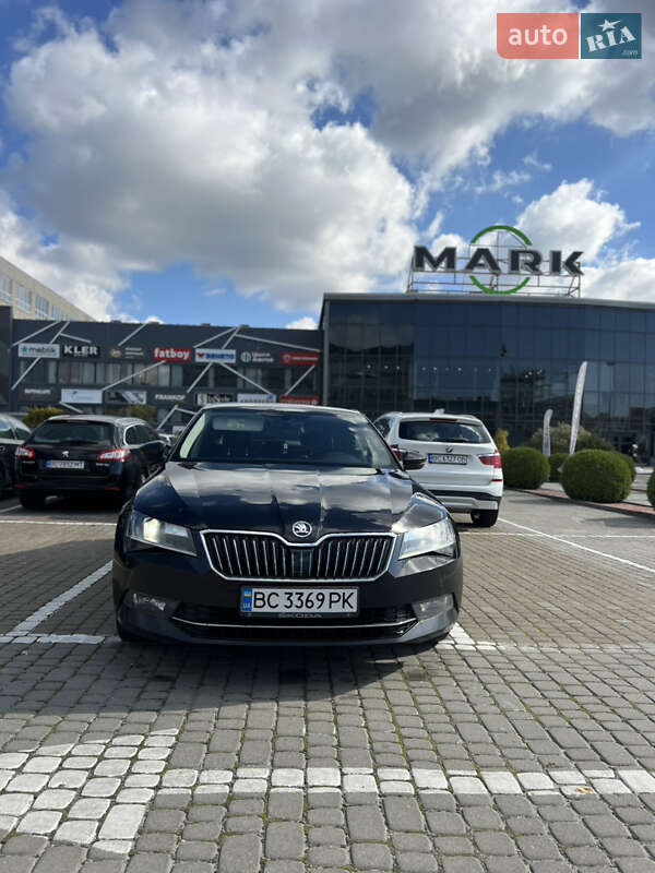 Лифтбек Skoda Superb 2015 в Львове