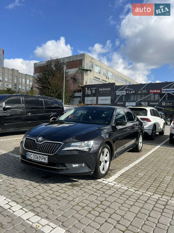 Лифтбек Skoda Superb 2015 в Львове