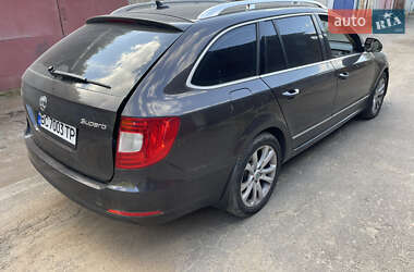 Універсал Skoda Superb 2011 в  фото 4 Універсал Skoda Superb 2011 в