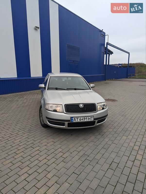 Ліфтбек Skoda Superb 2002 в 