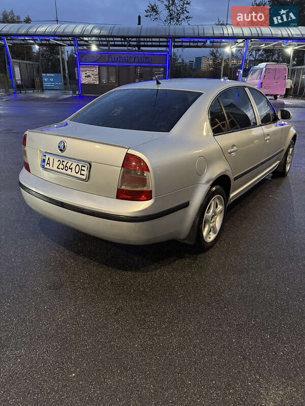 Лифтбек Skoda Superb 2006 в Днепре
