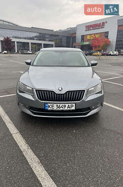 Лифтбек Skoda Superb 2016 в 
