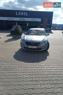 Лифтбек Skoda Superb 2015 в Хусте