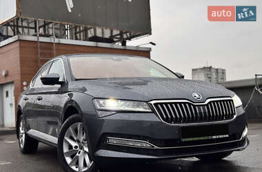 Лифтбек Skoda Superb 2020 в 