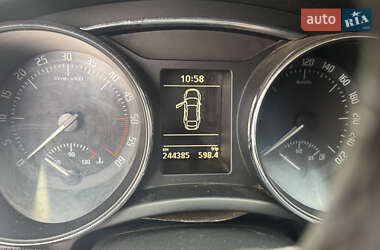 Лифтбек Skoda Superb 2011 в 