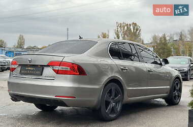 Лифтбек Skoda Superb 2014 в 
