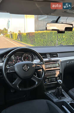 Лифтбек Skoda Superb 2013 в 
