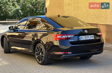 Лифтбек Skoda Superb 2017 в 