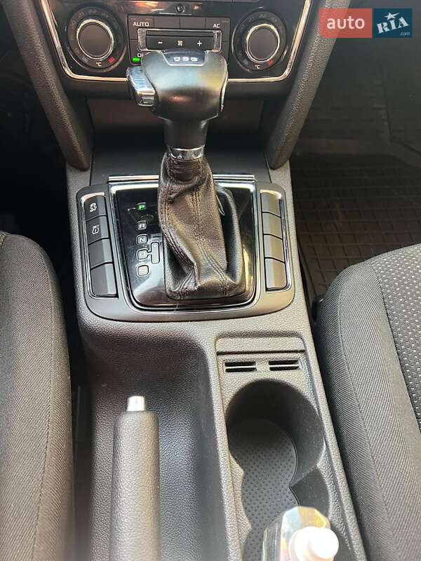 Лифтбек Skoda Superb 2011 в Кривом Роге